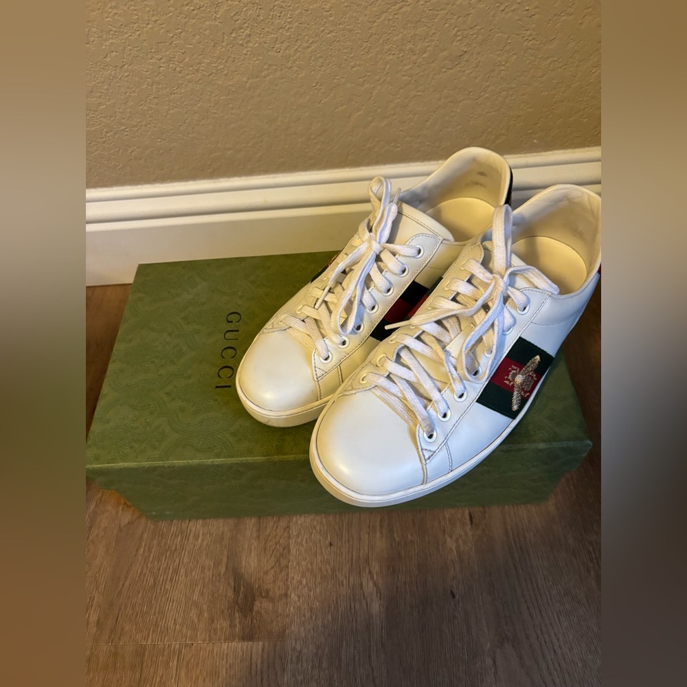Gucci Men's Ace Embroidered Bee Snake Sneaker Size 7.5 With Box